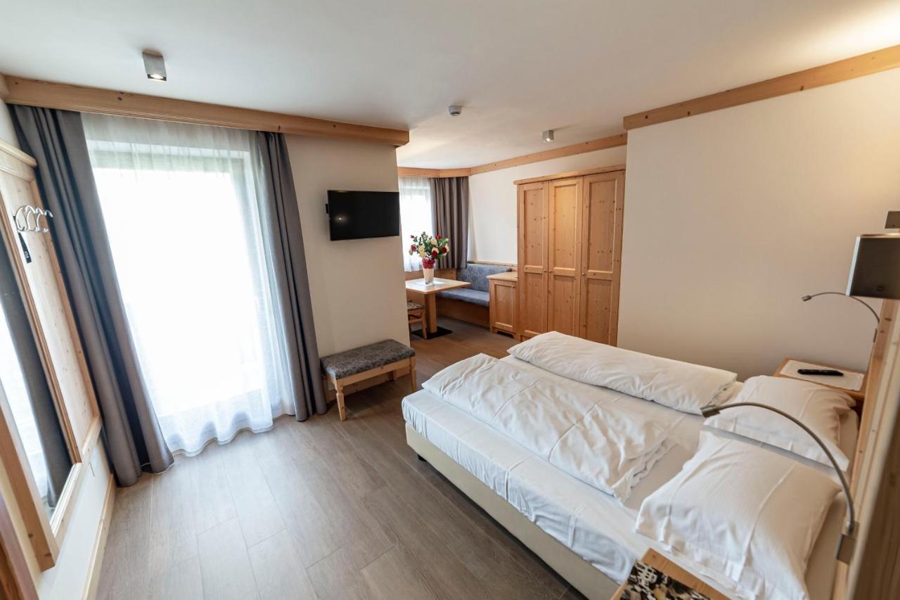 Hotel Garni Paradisi - Wellness & Spa Mezzano Exterior photo