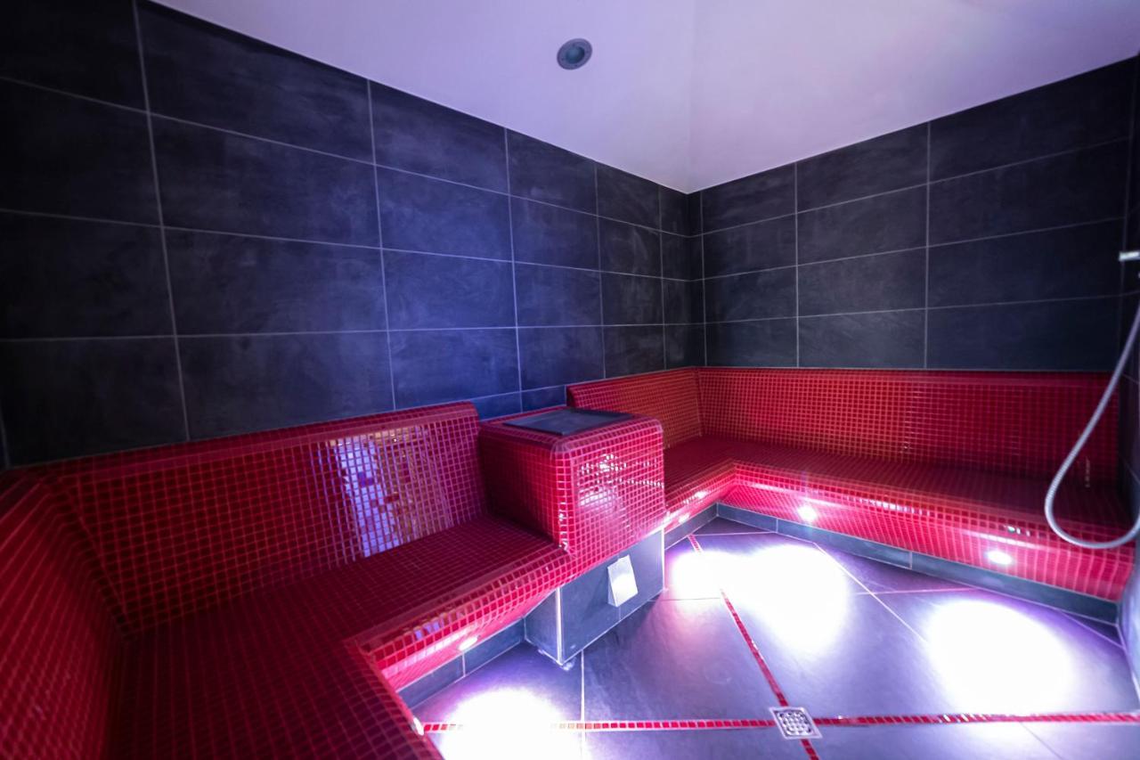 Hotel Garni Paradisi - Wellness & Spa Mezzano Exterior photo