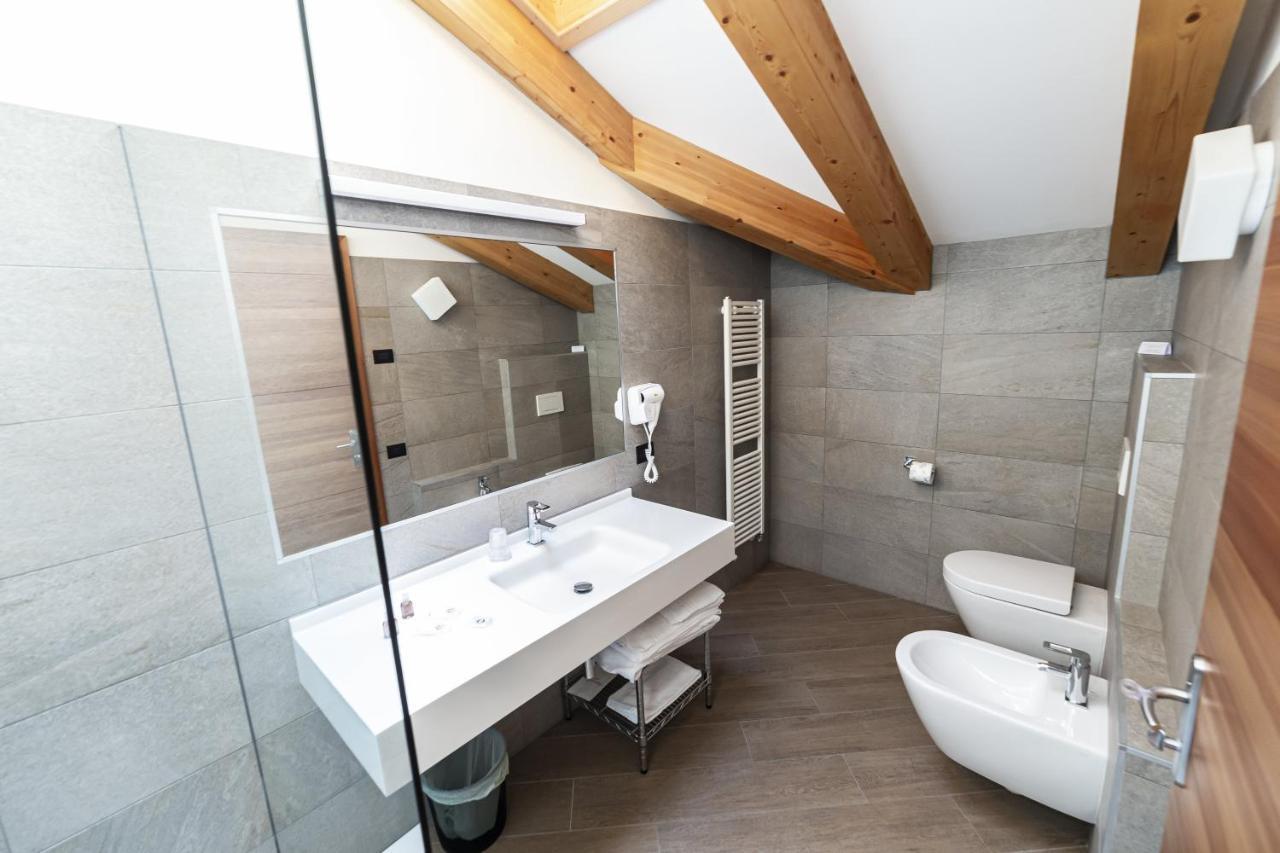 Hotel Garni Paradisi - Wellness & Spa Mezzano Exterior photo