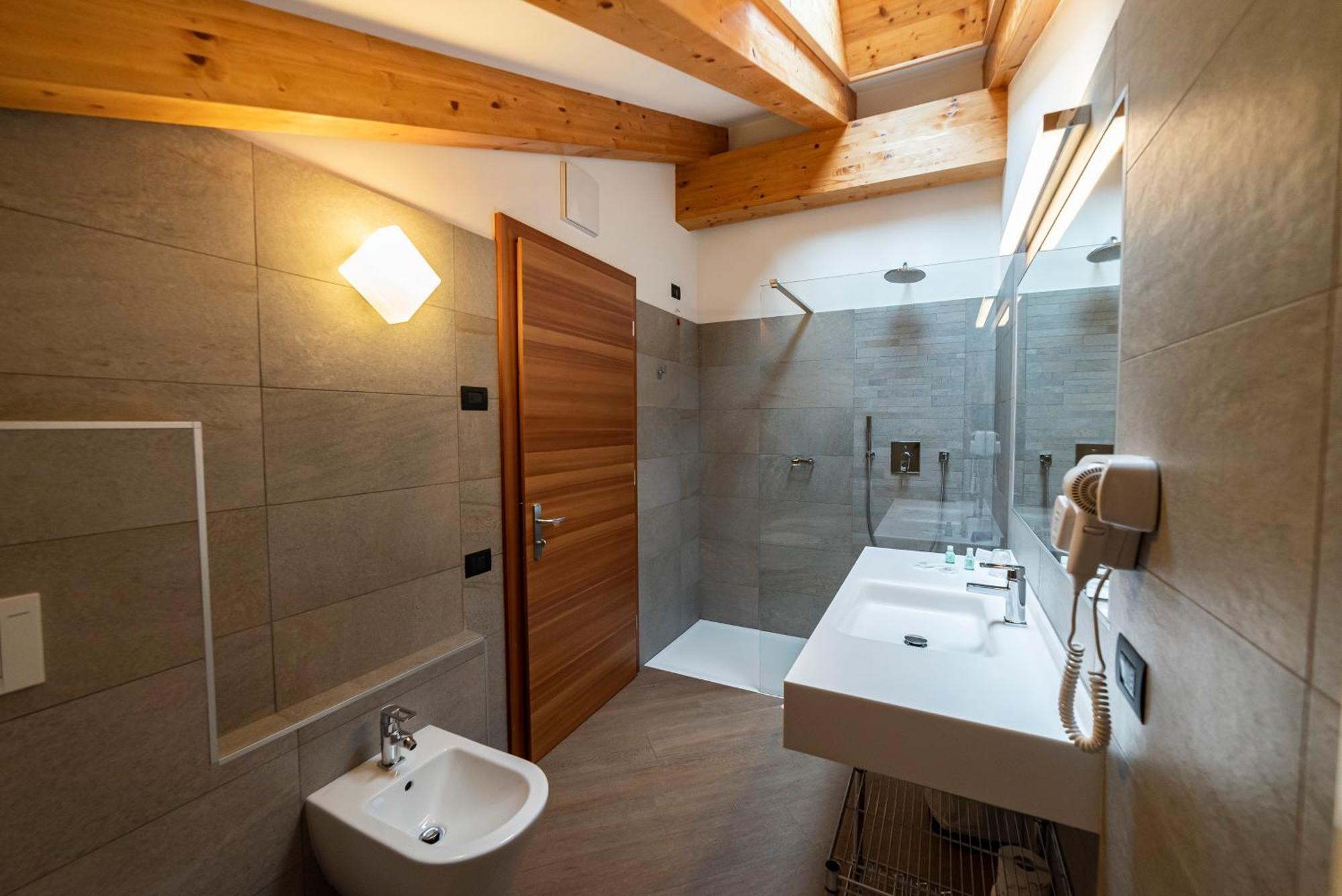 Hotel Garni Paradisi - Wellness & Spa Mezzano Exterior photo