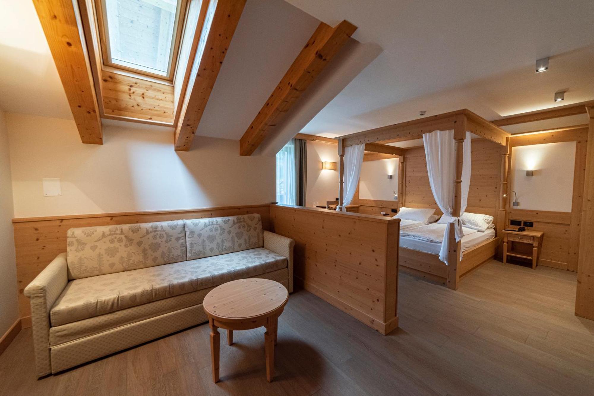 Hotel Garni Paradisi - Wellness & Spa Mezzano Exterior photo