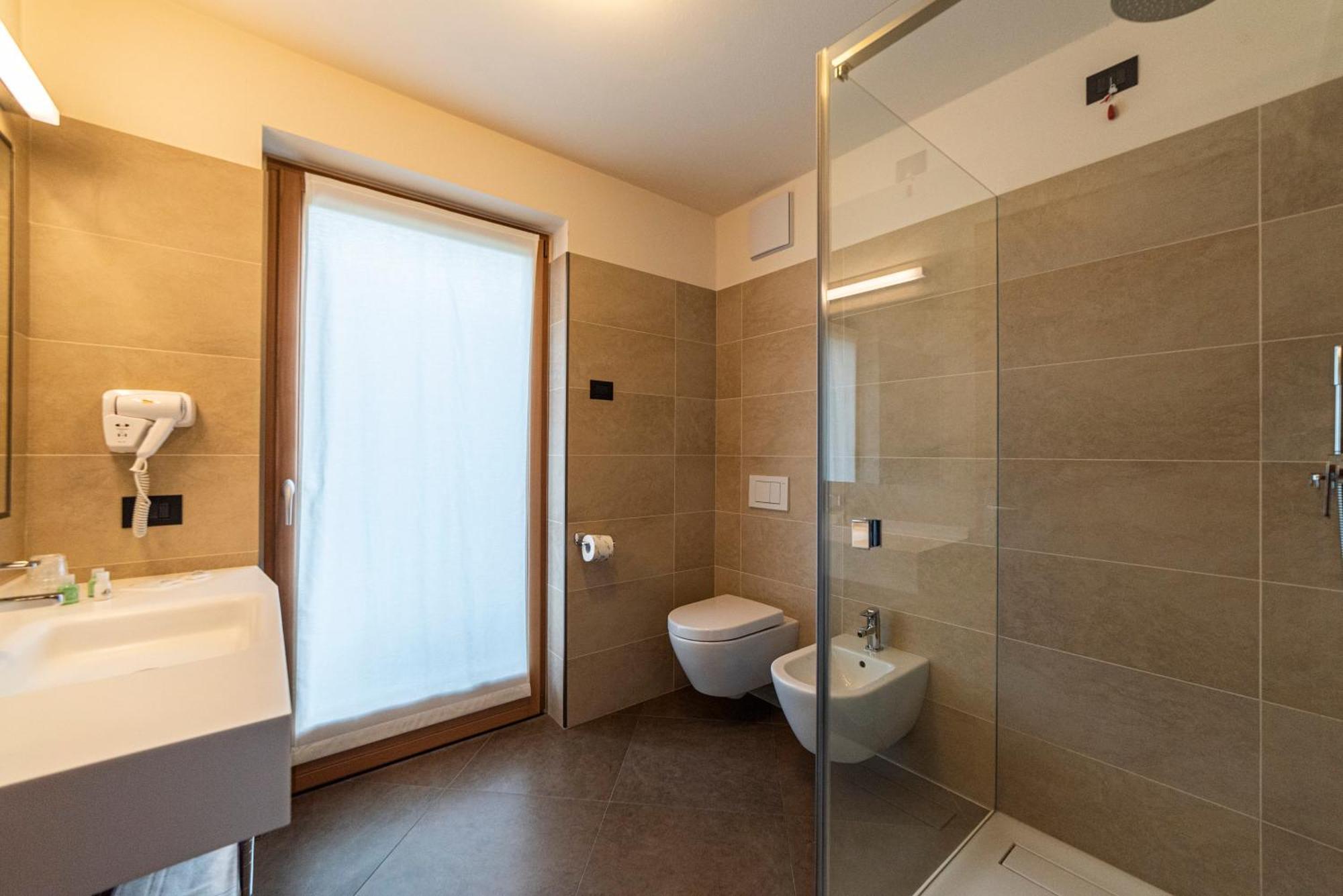 Hotel Garni Paradisi - Wellness & Spa Mezzano Exterior photo