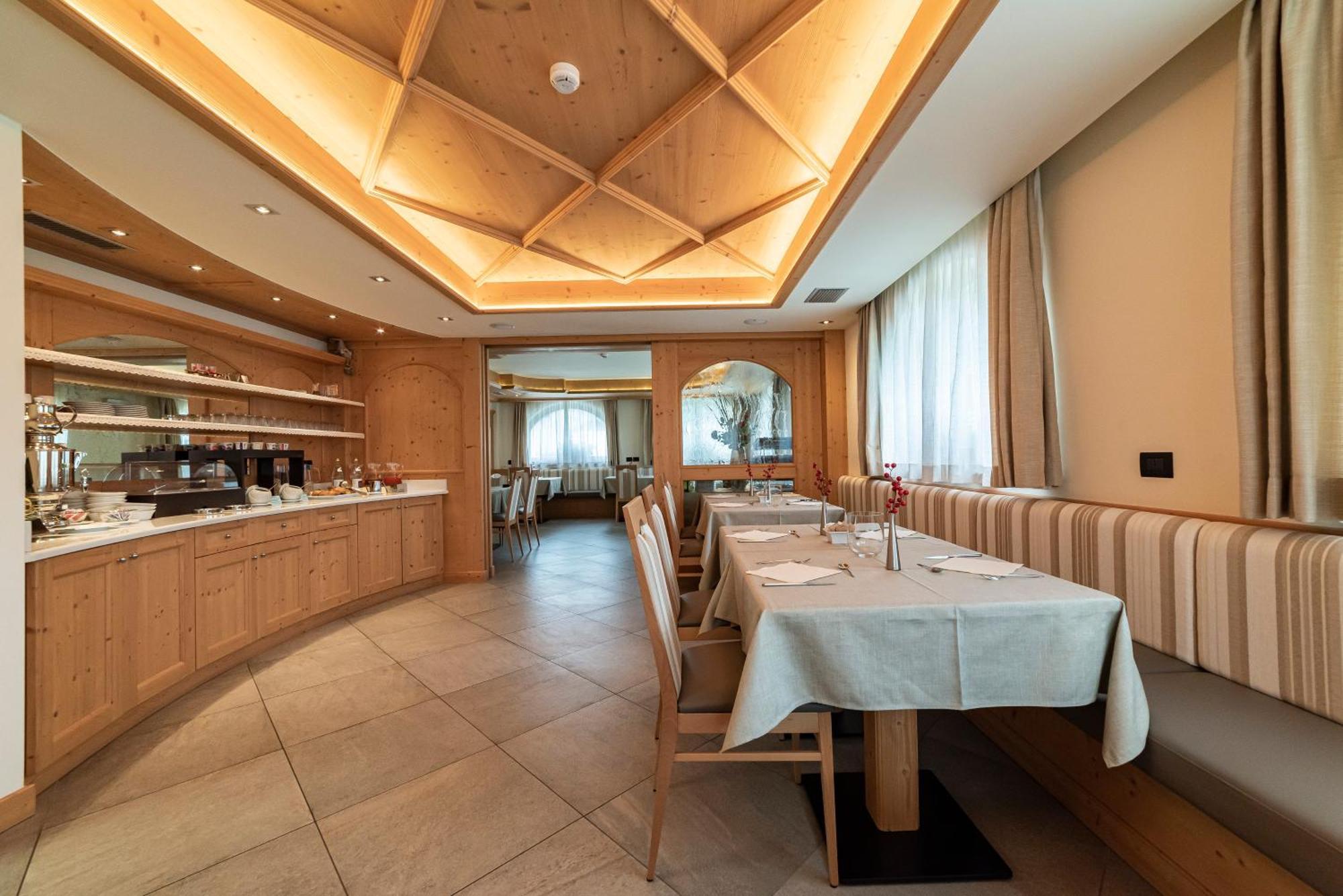 Hotel Garni Paradisi - Wellness & Spa Mezzano Exterior photo